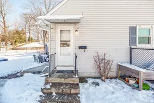 147 Sheehan Dr, Holyoke, MA 01040 - Photo 32