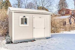 147 Sheehan Dr, Holyoke, MA 01040 - Photo 30