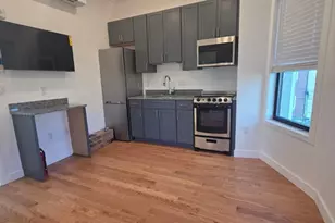 165 Hawthorne, Chelsea, MA 02150 - Photo 2