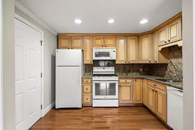 305 Pine St #8, Lowell, MA 01851 - Photo 2