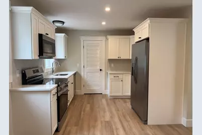 480 Wareham St #8, Middleborough, MA 02346 - Photo 2