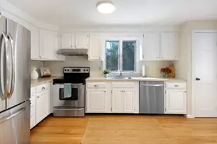 100 Harrington Ave, Concord, MA 01742 - Photo 4