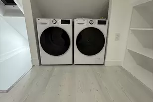 9 Winton St, Boston, MA 02131 - Photo 8