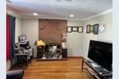 9 Oakland Rd, Lawrence, MA 01843 - Photo 2