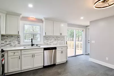 156 Saffron Cir, Springfield, MA 01129 - Photo 14