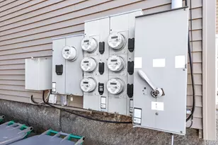 122 Laurel St, Fitchburg, MA 01420 - Photo 16