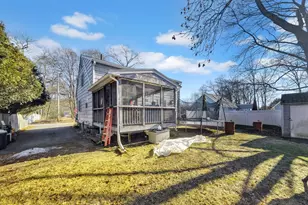 18 Clancy St, Chelmsford, MA 01824 - Photo 6