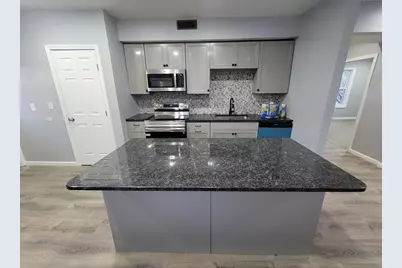 166 Northampton Ave #2, Springfield, MA 01108 - Photo 2