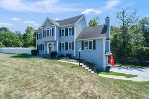 16 Heron Ln, Hopedale, MA 01747 - Photo 2