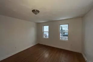 42 Florence St, Springfield, MA 01105 - Photo 8