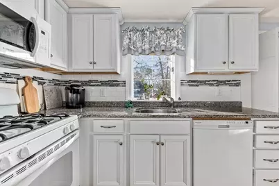 21 Spinning Brook Rd, Yarmouth, MA 02664 - Photo 12