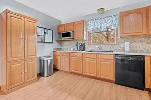 377 Read St, Seekonk, MA 02771 - Photo 8