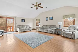 377 Read St, Seekonk, MA 02771 - Photo 4