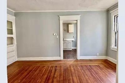 21 Bloomfield St, Springfield, MA 01108 - Photo 6