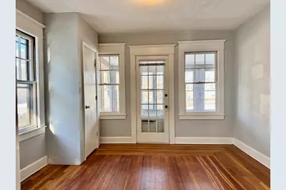 21 Bloomfield St, Springfield, MA 01108 - Photo 4