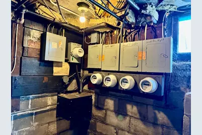 21 Bloomfield St, Springfield, MA 01108 - Photo 28