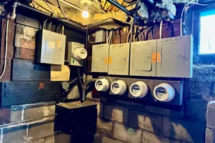 21 Bloomfield St, Springfield, MA 01108 - Photo 28