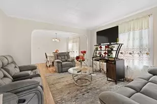 19 Heath St, Everett, MA 02149 - Photo 4