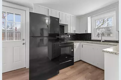 28 Crestview Dr #RHS, Westborough, MA 01581 - Photo 8