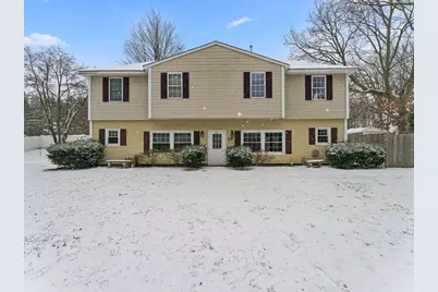 28 Crestview Dr #RHS, Westborough, MA 01581 - Photo 2