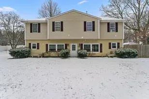 28 Crestview Dr, Westborough, MA 01581 - Photo 2