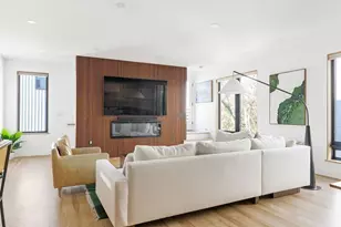 31 Hall St, Waltham, MA 02453 - Photo 2