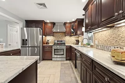 75 Hopkins Street, Reading, MA 01867 - Photo 8