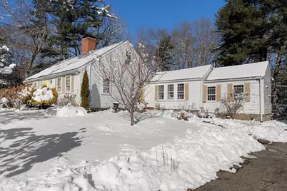 561 Circuit Street, Hanover, MA 02339 - Photo 2