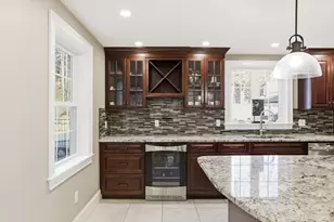 71 Regency Pl, North Andover, MA 01845 - Photo 8