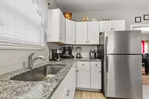 271 Mulberry St, Fall River, MA 02721 - Photo 4