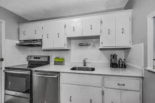 5 Washington St, Reading, MA 01867 - Photo 6