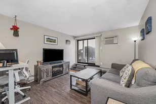 5 Washington St, Reading, MA 01867 - Photo 8