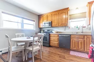 14 Pleasant St, Franklin, MA 02038 - Photo 8