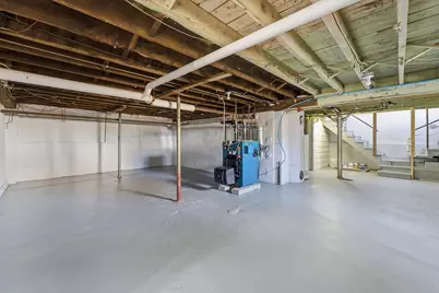 18 Cedar St, Northampton, MA 01060 - Photo 34