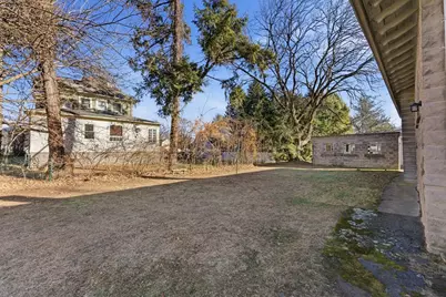 18 Cedar St, Northampton, MA 01060 - Photo 38