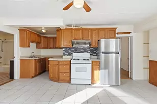 223 School St, Lowell, MA 01854 - Photo 2