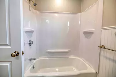 90 Evergreen Ave, Somerset, MA 02726 - Photo 8