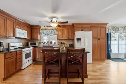 71 Jordans Way, Leominster, MA 01453 - Photo 12