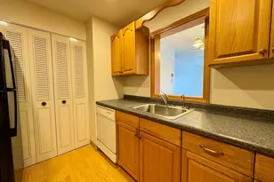 25 Greentree Ln, Weymouth, MA 02190 - Photo 4