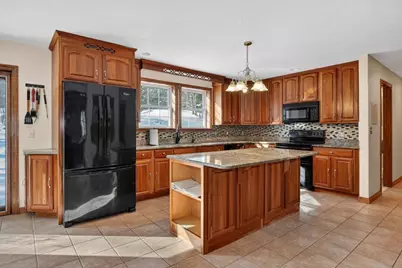 11 Yeoman Rd, Charlton, MA 01507 - Photo 8