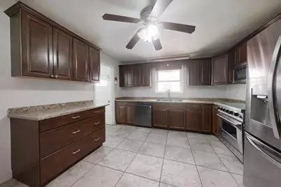 53 Garden St, Haverhill, MA 01830 - Photo 4