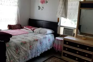 31 Russell St, West Springfield, MA 01089 - Photo 4