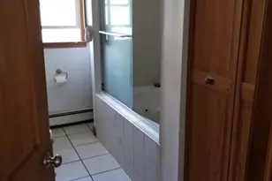 31 Russell St, West Springfield, MA 01089 - Photo 2