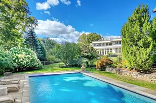 23 Bedford Rd, Lincoln, MA 01773 - Photo 2