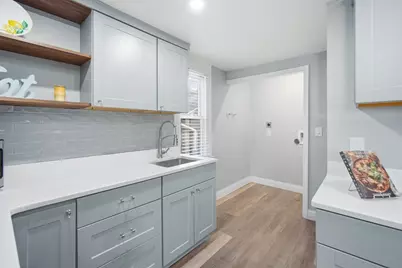 106 Amherst St, Springfield, MA 01109 - Photo 14