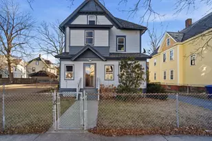106 Amherst St, Springfield, MA 01109 - Photo 2