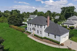 7 Lone Oak Cir, Holliston, MA 01746 - Photo 2