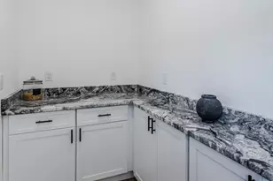 29 Griffin St, Palmer, MA 01069 - Photo 6