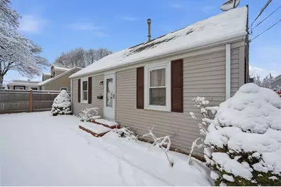 11 Archer Ave, Revere, MA 02151 - Photo 4