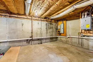 5 Valentine St, Boston, MA 02119 - Photo 32